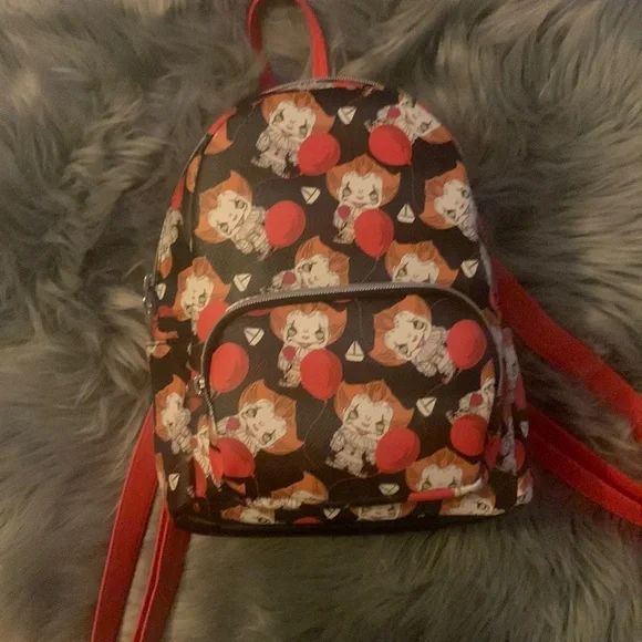 Funko Pop IT mini backpack Pennywise - Picture 1 of 5